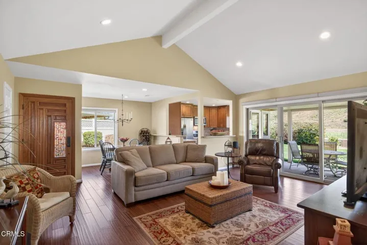 8-web-or-mls-UpmarketMedia-34108Vill-093