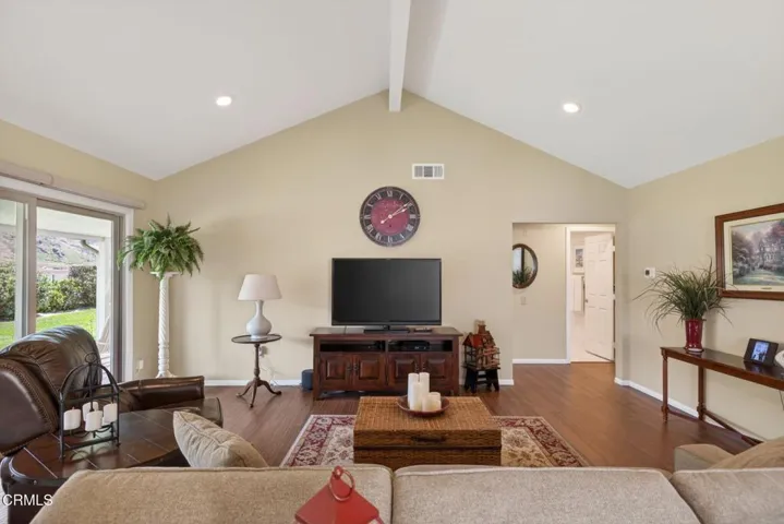 6-web-or-mls-UpmarketMedia-34108Vill-001