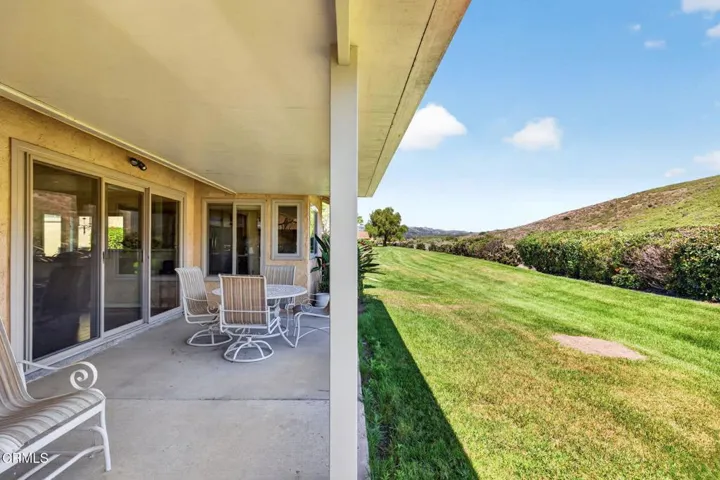 33-web-or-mls-UpmarketMedia-34108Vill-12