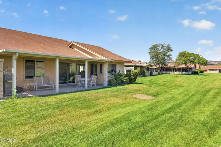35-web-or-mls-UpmarketMedia-34108Vill-10