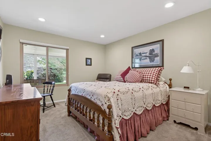 25-web-or-mls-UpmarketMedia-34108Vill-03