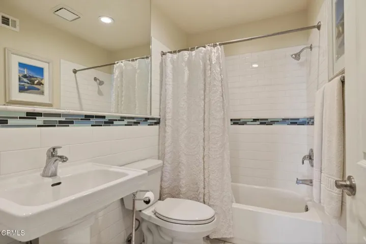 26-web-or-mls-UpmarketMedia-34108Vill-02