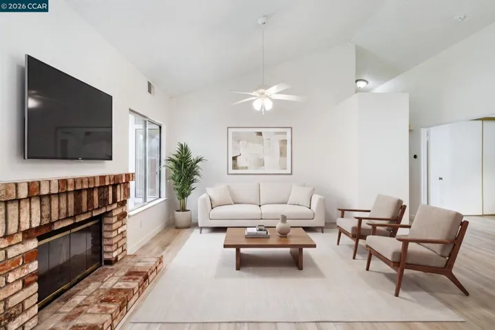 Virtually staged Photo