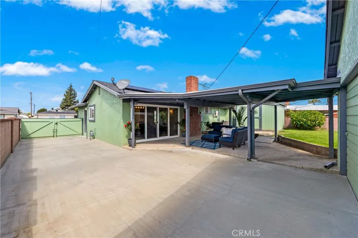 Compound-like back yard and patio, private and spacious, very useable.