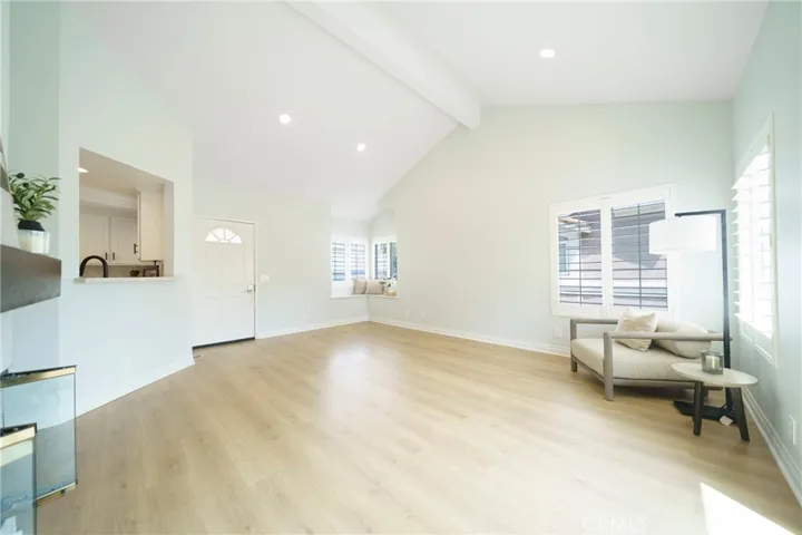 Breakfast nook / living space