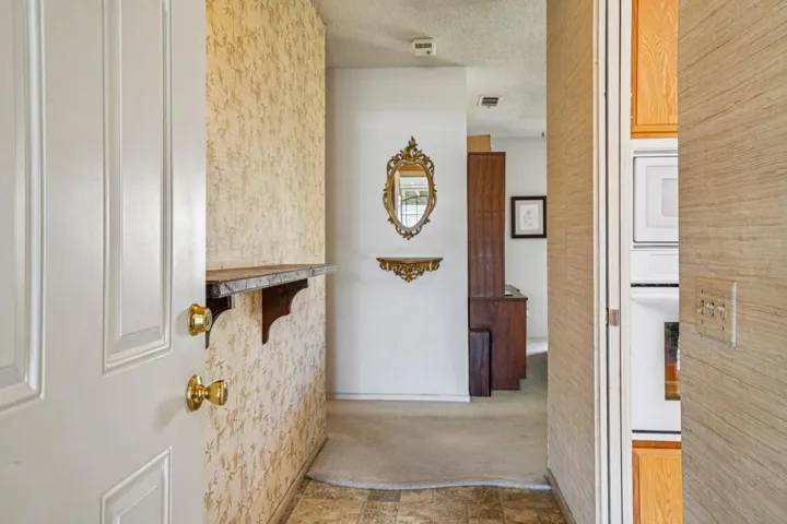 4-web-or-mls-Mountain View Ave-S1504-004