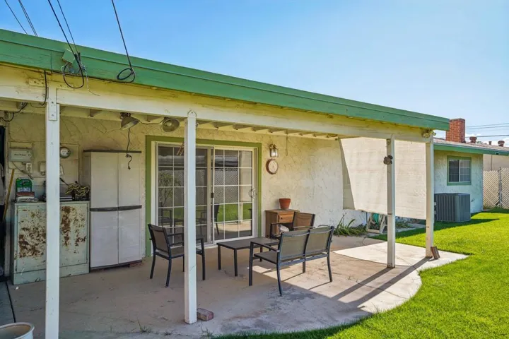 34-web-or-mls-Mountain View Ave-S1504-03
