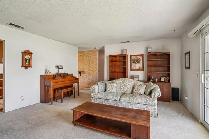 10-web-or-mls-Mountain View Ave-S1504-01