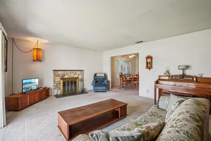 9-web-or-mls-Mountain View Ave-S1504-009