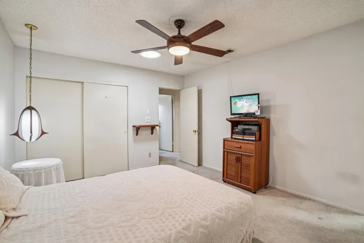 25-web-or-mls-Mountain View Ave-S1504-02