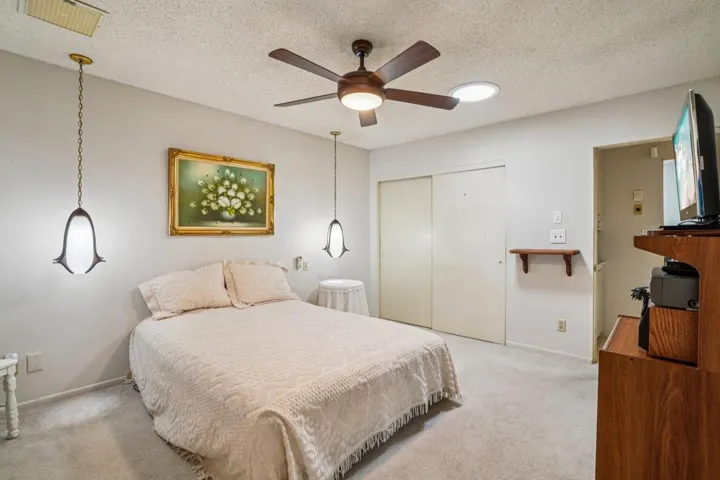24-web-or-mls-Mountain View Ave-S1504-02
