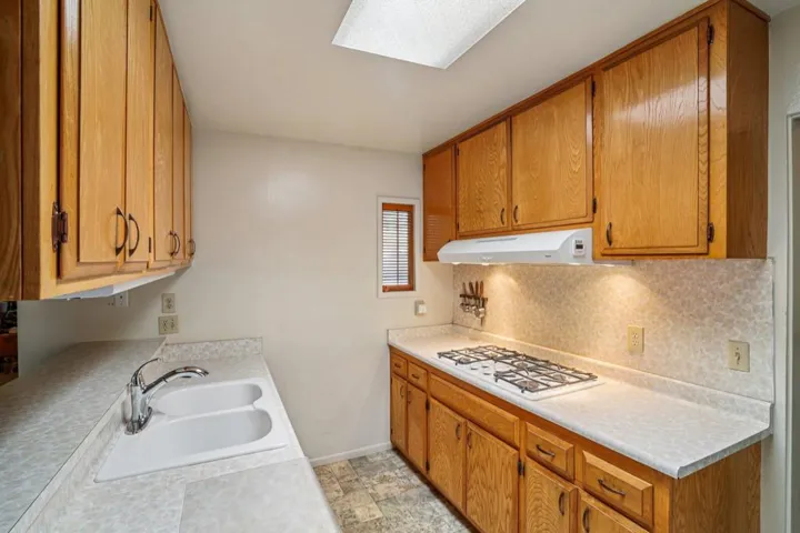 13-web-or-mls-Mountain View Ave-S1504-01