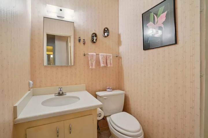 31-web-or-mls-Mountain View Ave-S1504-03