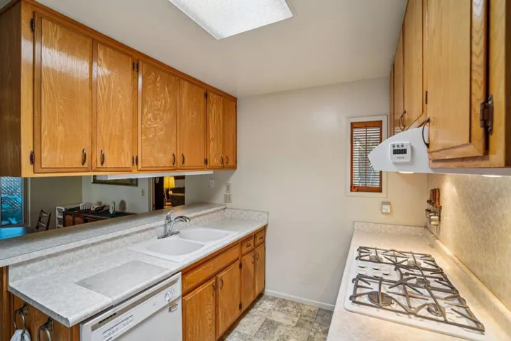 14-web-or-mls-Mountain View Ave-S1504-01
