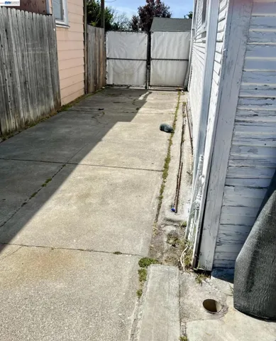 , Oakland, California 94621-3208