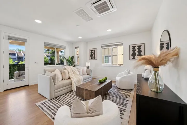 663 Alamo Court, Mountain View, California 94043