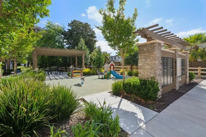 663 Alamo Court, Mountain View, California 94043