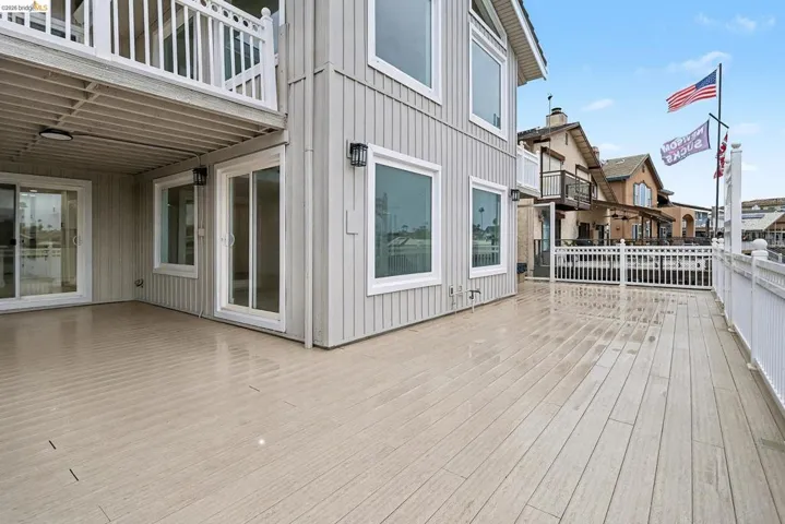 Expansive decking