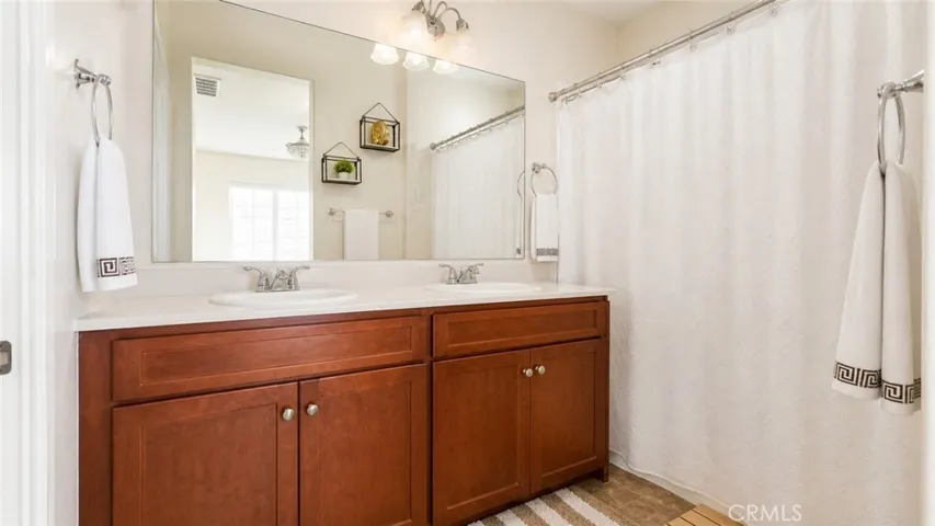 Furniture removed digitally - Master Bathrom