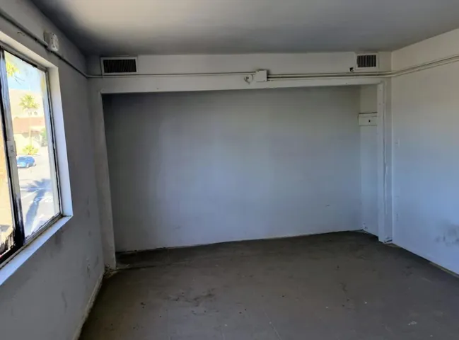 2 FLOOR
