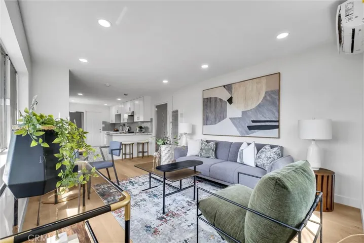 Main House: Living Room