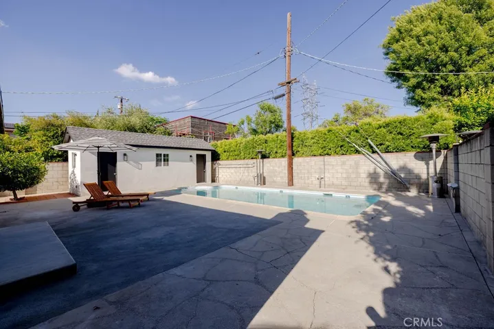 Outdoor Space/Pool