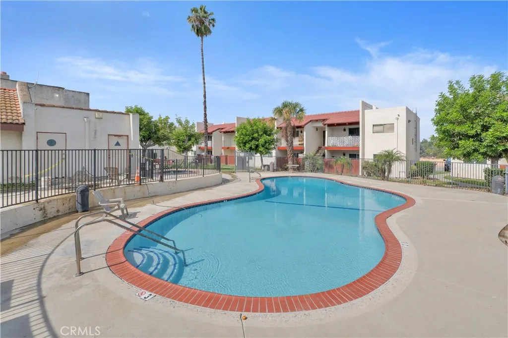 WONDERFUL COMMUNITY POOL