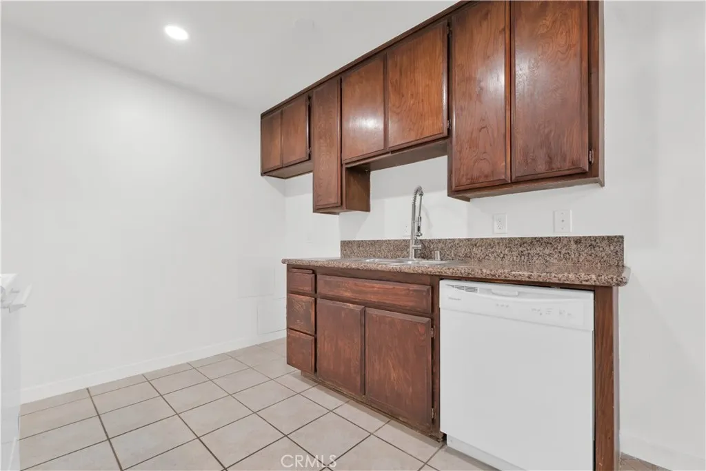 BEAUTIFUL COUNTERTOPS
