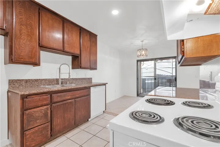 NICE KITCHEN