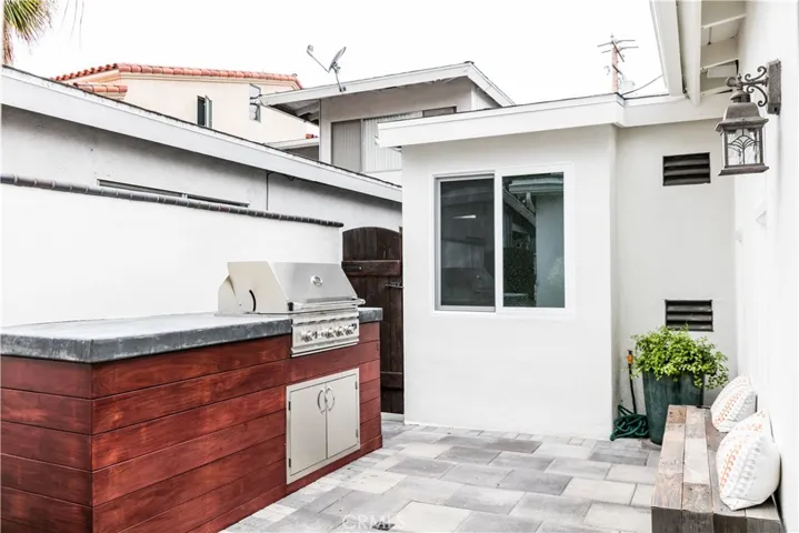 617 Begonia Avenue, Corona Del Mar, California 92625