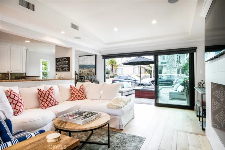 617 Begonia Avenue, Corona Del Mar, California 92625