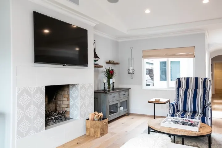 617 Begonia Avenue, Corona Del Mar, California 92625