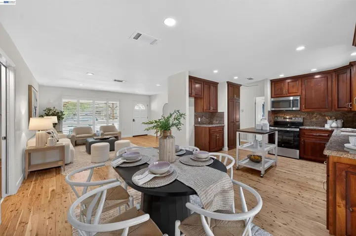 DESIREABLE GREAT ROOM LAYOUT