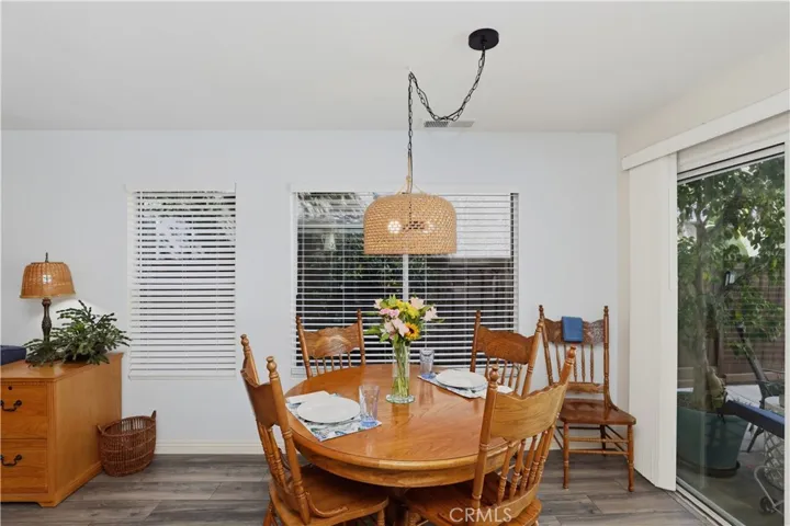 Kitchen Adjacent Dining Area