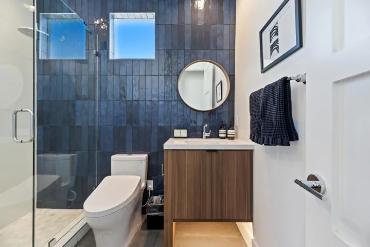 70-Bathroom