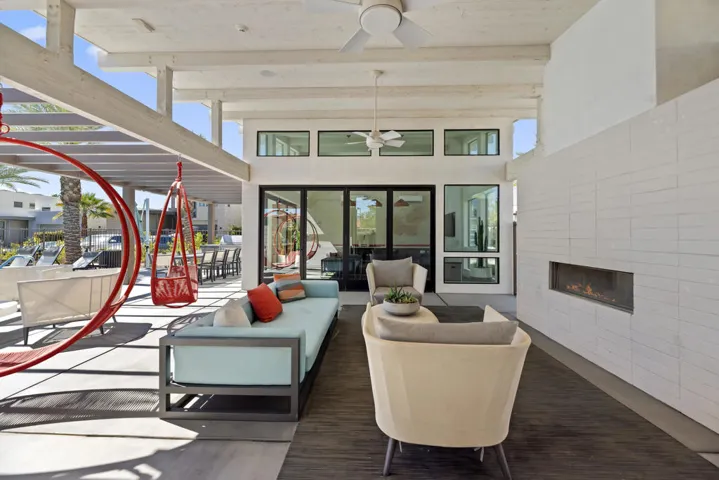 76-Covered Lounge Area