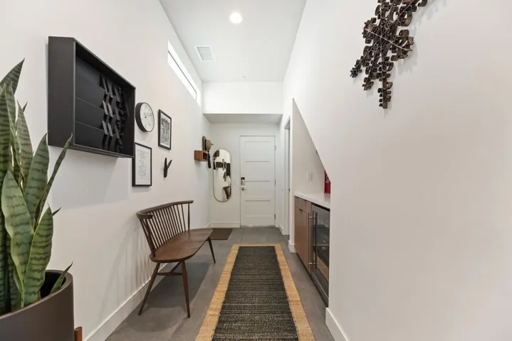 44-2nd Entrance
