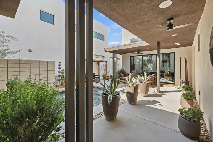 11-Courtyard