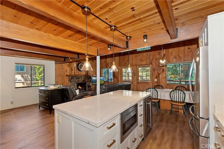 150 Lodgepole, Big Bear Lake, California 92315