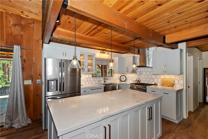 150 Lodgepole, Big Bear Lake, California 92315
