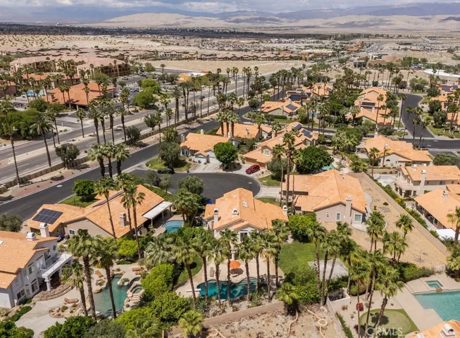 368 Oakmont, Palm Desert, California 92211