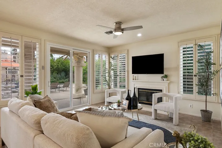 368 Oakmont, Palm Desert, California 92211