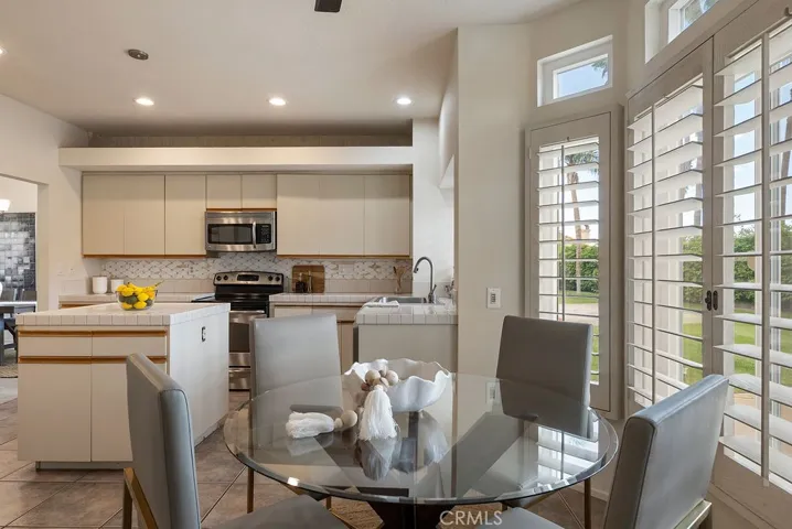 368 Oakmont, Palm Desert, California 92211