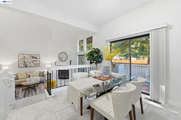 Family/Dining with View of Backyard