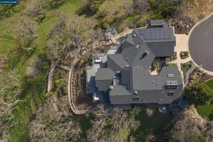 36 ROOF SOLAR PANELS