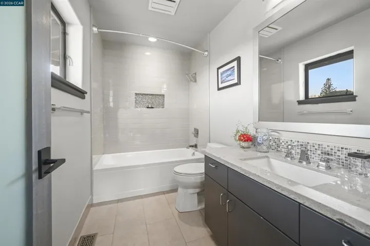 UPPER LEVEL  HALL BATHROOM