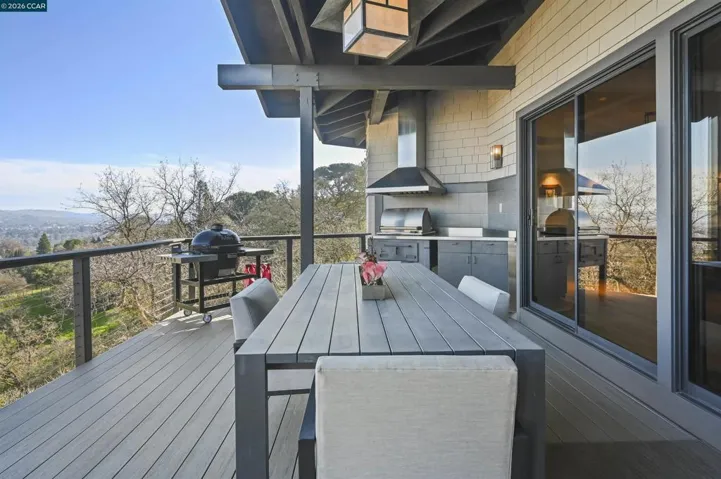 COVERED PATIO AREA W/ BUILT IN BBQ