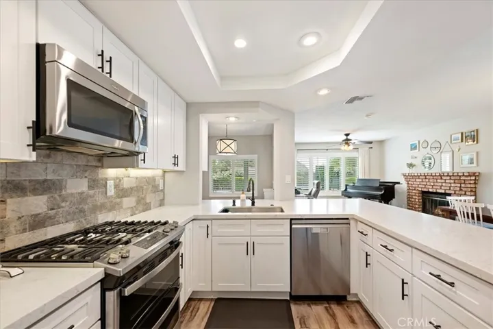 Kitchen with 5 Burner Stove and Double Oven