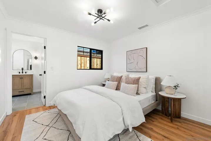3678 Richmond, San Diego, California 92103