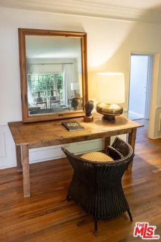 Landing Desk